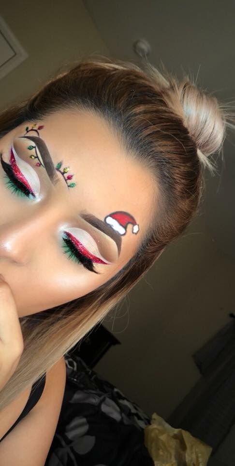 6 Alluring Christmas Eye Makeup Tips to Try This Year 6 Alluring Christmas Eye Makeup Tips to Try This Year
