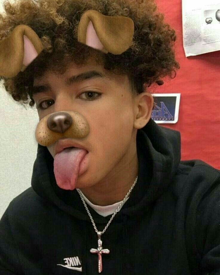 Boys With Curly Hair Cute Lightskinned Boys Cute