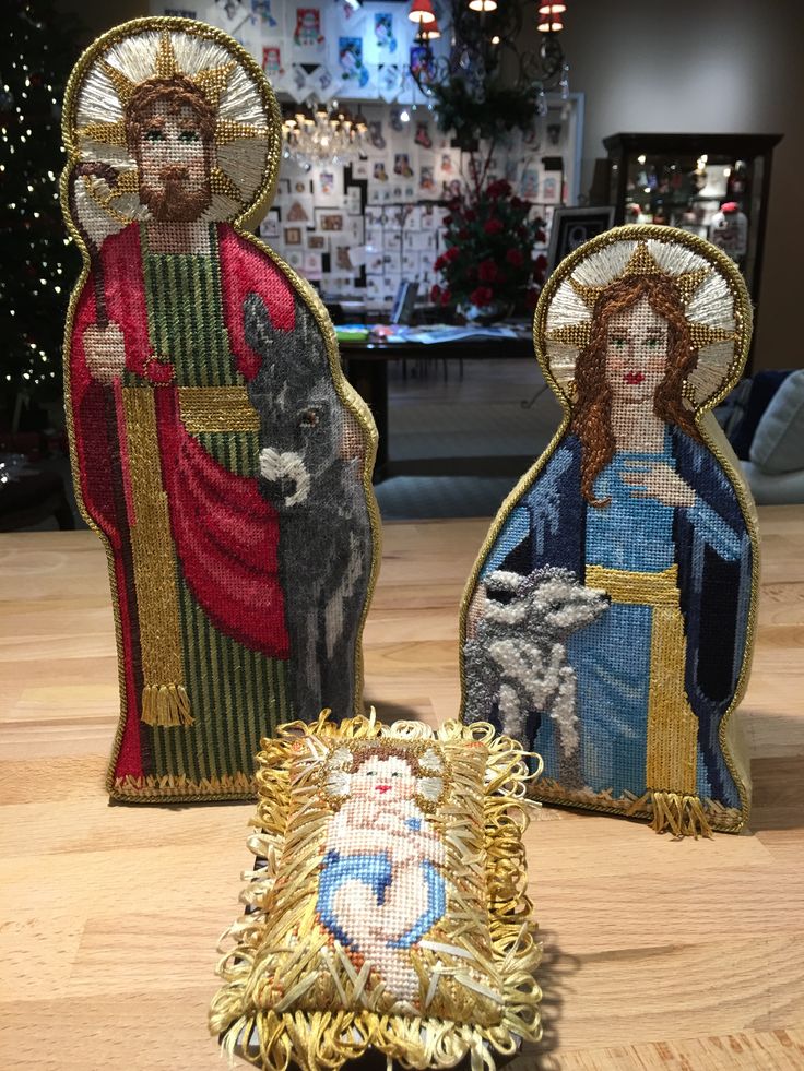 505 best needlepoint images on pinterest christmas balls strictly christmas needlepoint canvases