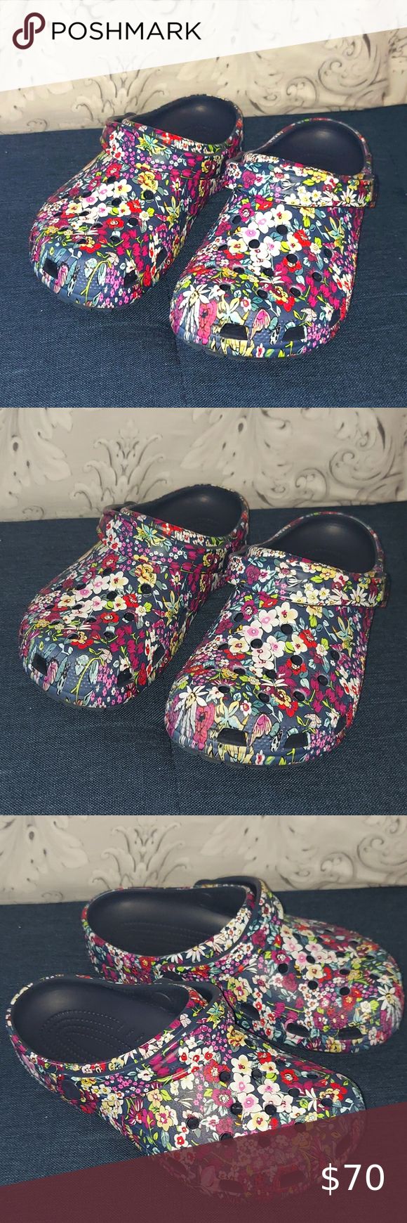 VERA BRADLEY CROCS Size 7 Like New Navy Floral Crocs size Navy