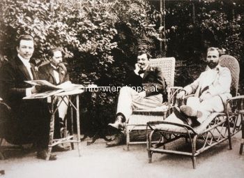 Joseph Maria Olbrich(links), ein Unbekannter, Kolo Moser und Gustav Klimt(rechts...
