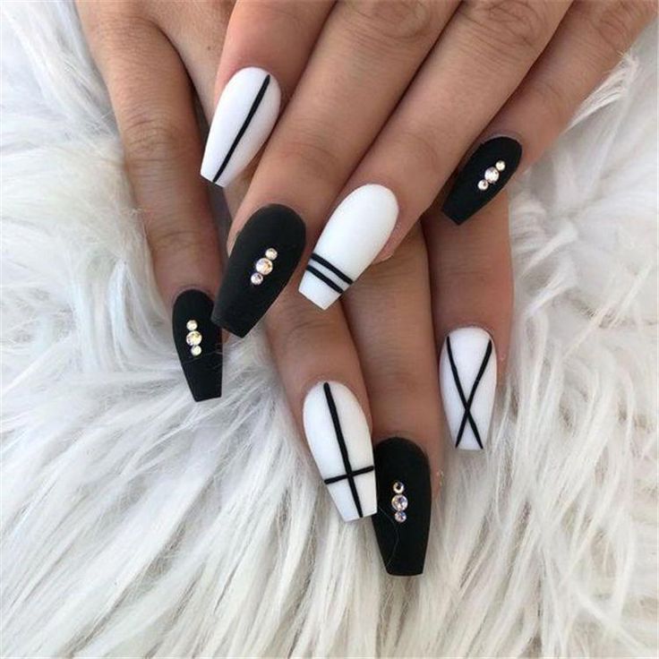 70 + Matte Black Sarg Nagel Ideen, Matte Black Nails; Matte Nägel; Sargnägel, …