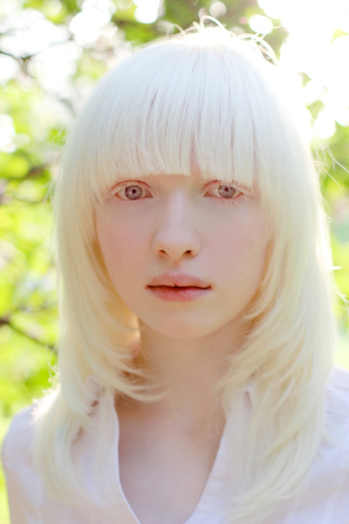 Albino japanese girl — pic 3