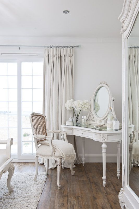 Cozy Broken White Victorian Bedroom Theme With Dark Chandelier And ... Cozy Broken White Victorian Bedroom Theme With Dark Chandelier And ...