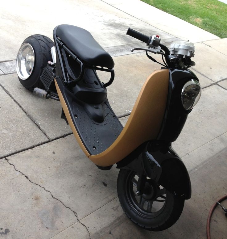 Honda Ruckus Custom Scooter With Wide Rear Tire And Metropolitan Bodywork Honda Ruckus Custom Scooter With Wide Rear Tire And Metropolitan Bodywork