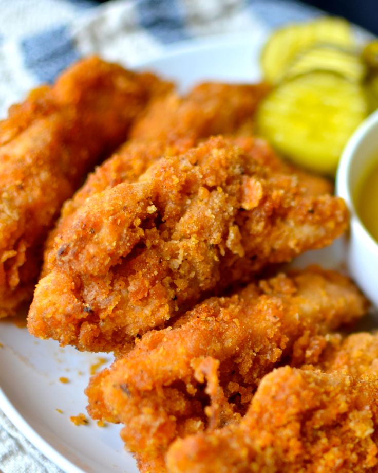 Recipes to make with chicken tenders Super Crispy Chicken Tenders made with a buttermilk marinade that makes them really tender and the crispiest crust with KFC flavored spices. Super Crispy Chicken Tenders soaked in buttermilk and fried crisp are super flavorful, moist and extra crispy on the outside.