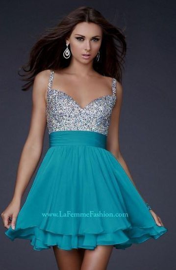 Nice dresses for teenage girls Tea Collection Girls Dresses. At Tea Collection, we travel the globe to create one-of-a-kind dresses for girls. Whether she's headed to a birthday or holiday party or she's just exploring the playground down the street, our girls dresses will give her a look that stands out.