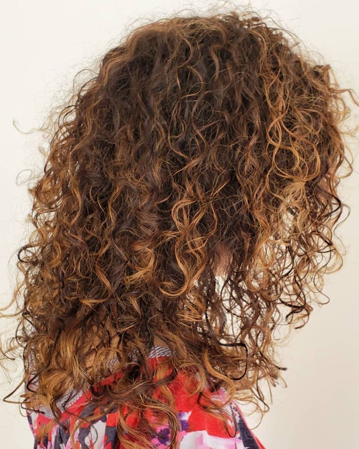 Top 15 Lockige Frisuren 2020 Fur Alle Haarlangen 45 Fotos