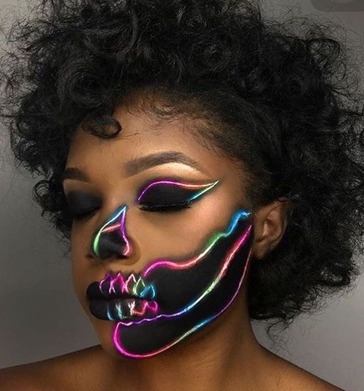 Ridiculously Pretty Makeup Looks To Try This Halloween 02