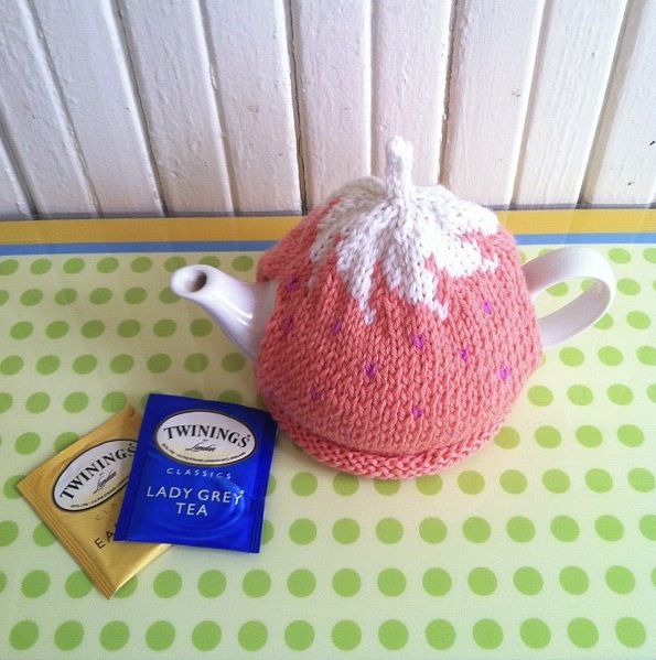Best 25+ Tea cosy pattern ideas on Pinterest Knitted tea cosies, Tea cosies...