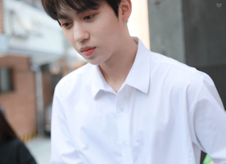 hwang yunseong woollim rookies produce x 101 hwang yunseong woollim rookies produce x 101