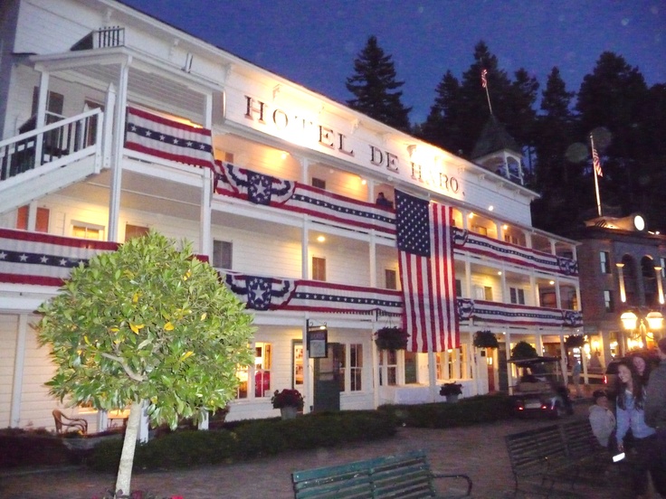 Best 25 San Juan Islands Hotels Ideas On Pinterest Orca Island The Historic Hotel De Haro In Roche Harbor San Juan Island All Decked Out For
