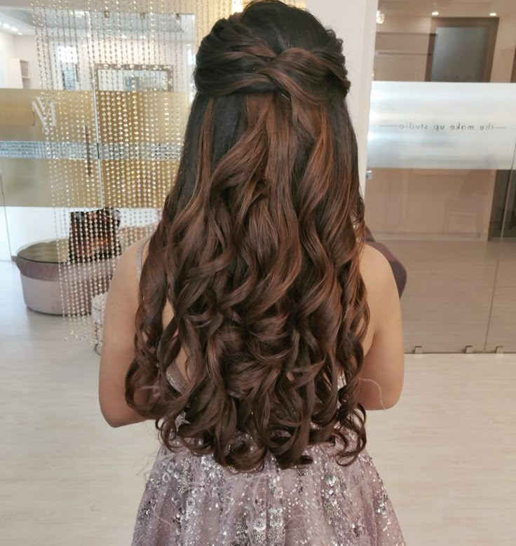 How to Wear Your Hair Curly On Your Wedding Day