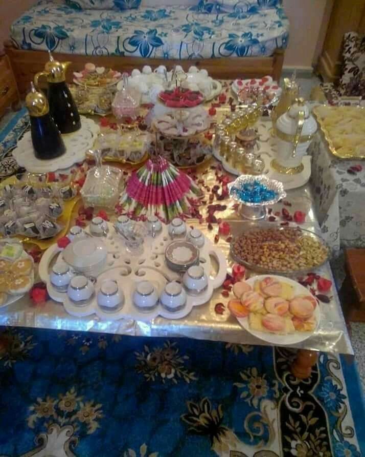 Pin By Nacerchahra On Oum Walid Decor Table Decorations Deco