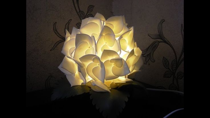Pin by gwiza on Lampe Giant paper flowers, Paper flowers wedding, Paper flowers