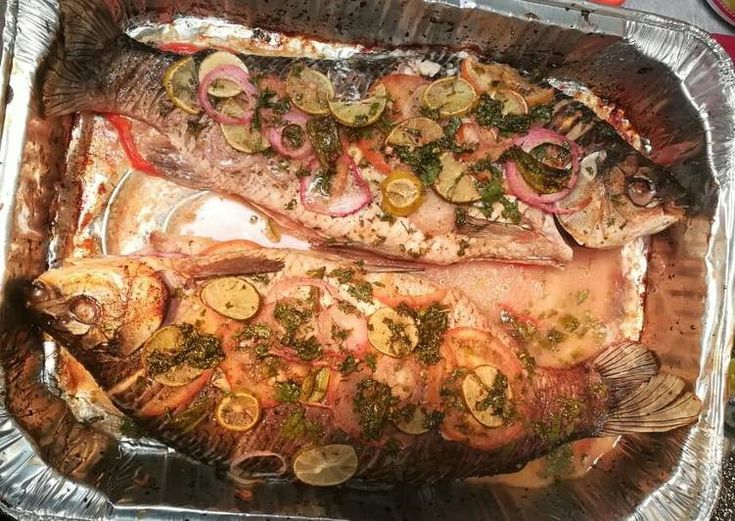 Bocachico Al Horno Relleno De Verduras Receta De Luis Bertel Receta Pescado Relleno Pescado Al Horno Verduras