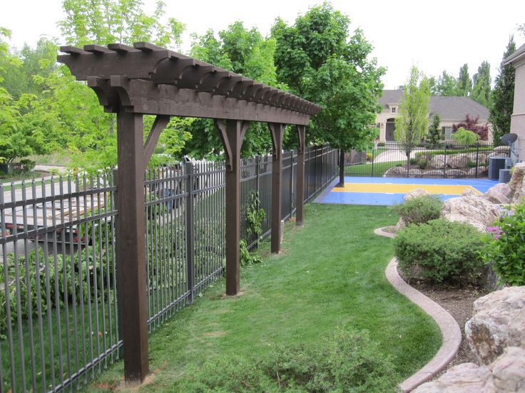 Single post pergola design