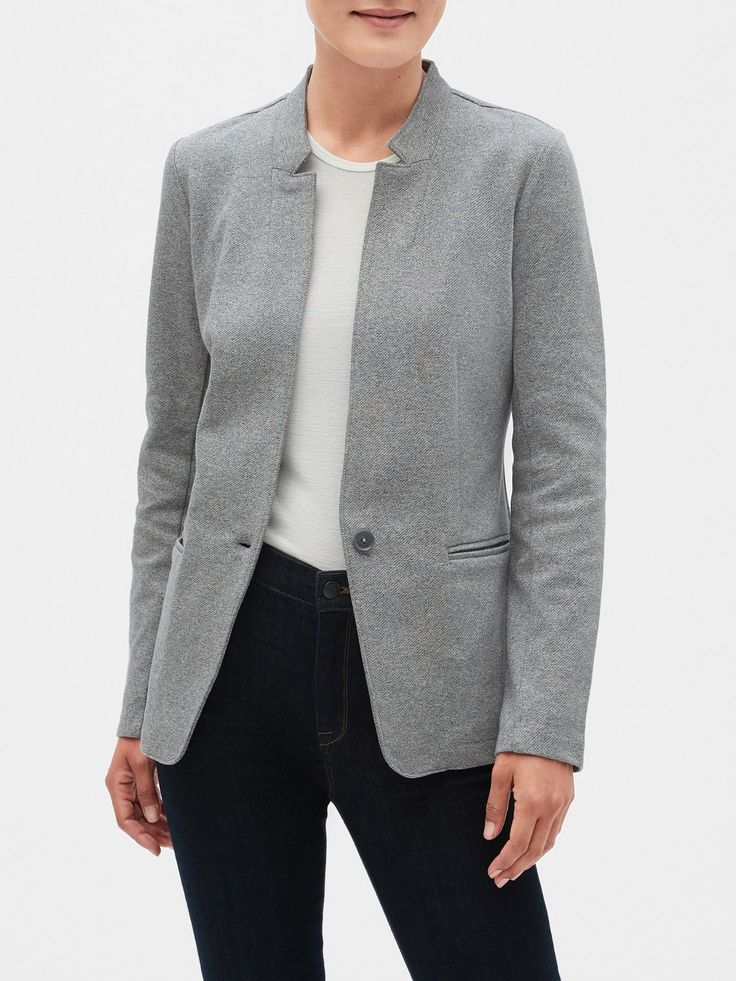 Inverted shop collar blazer