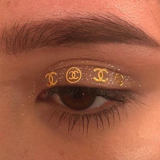 15 Cute And Simple Creative Eye Makeup Reference Picture