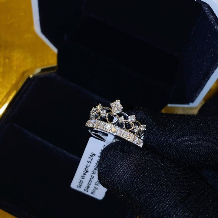 خاتم ذهب ابيض و الماس 0 53 قيراط المقاس 6 5 Us السعر 2500 ريال قطري ذهب الماس خاتم قطر مجوهرات Qatar Doha Diamonds Gold Accessories Tie Clip Fashion