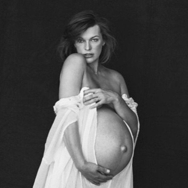 Angelina jolie pregnant nude