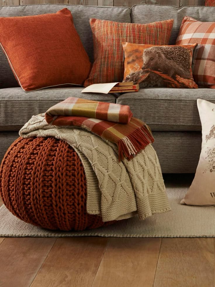Living Room Decor Orange And Brown top 25+ best fall living room ideas on pinterest | fall mantle Living Room Decor Orange And Brown top 25+ best fall living room ideas on pinterest | fall mantle