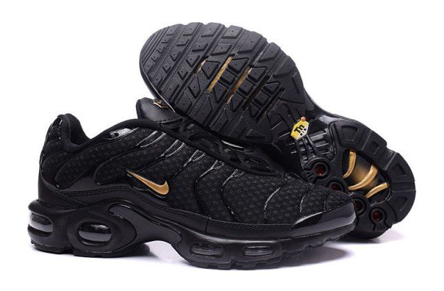 nike air max plus men's black and gold