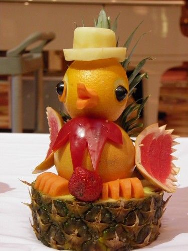 Tallado de frutas, para días festivos, aniversarios, matrimonios y diversos comp