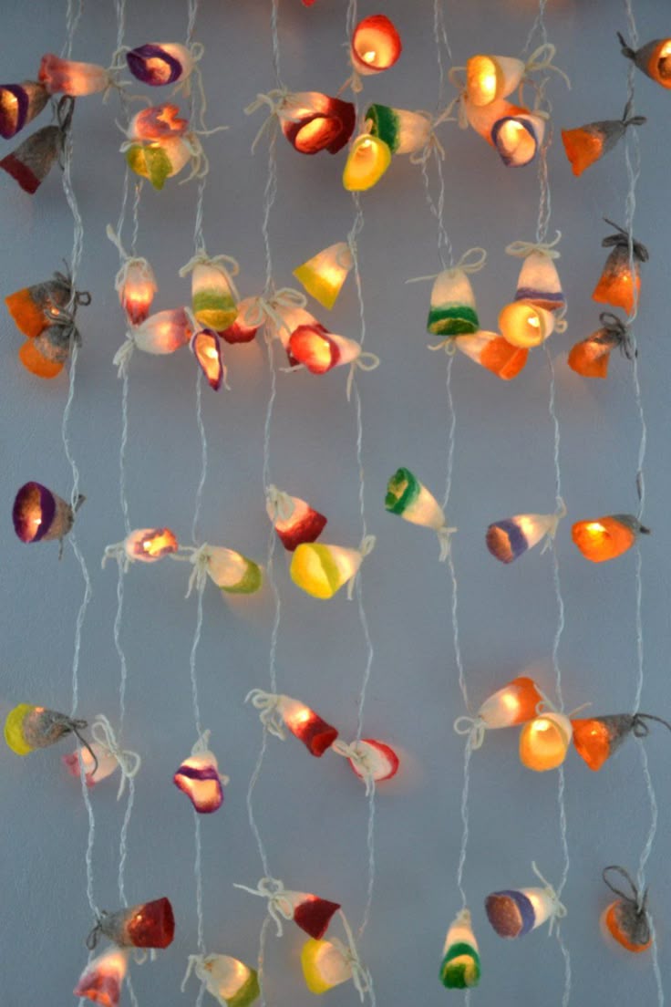 25+ unique String of lights ideas on Pinterest Pictures on string, Polaroids on wall and ...
