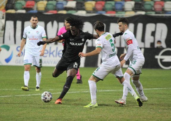 Bursaspor Basladi Altay Bitirdi Alaturka Online Mac Kaleci Hakem