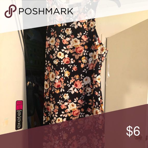 Floral Midi Dress Black floral midi dress, form fitting. Great dress for a weddi...