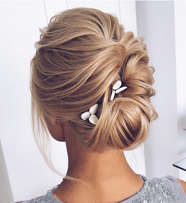 Pin by Claire Hughes on wedding cakes Wedding hairstyles for long hair, Long hai