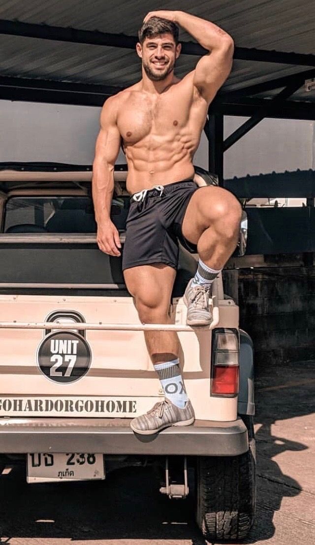 What does hooking up mean on laguna beach Bodybuilder dating meme about bitches & niggas on the river