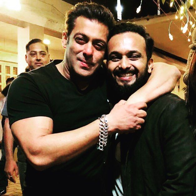 MS Dhoni, Kedar Jadhav attend Salman Khan's birthday bash MS Dhoni, Kedar Jadhav attend Salman Khan's birthday bash