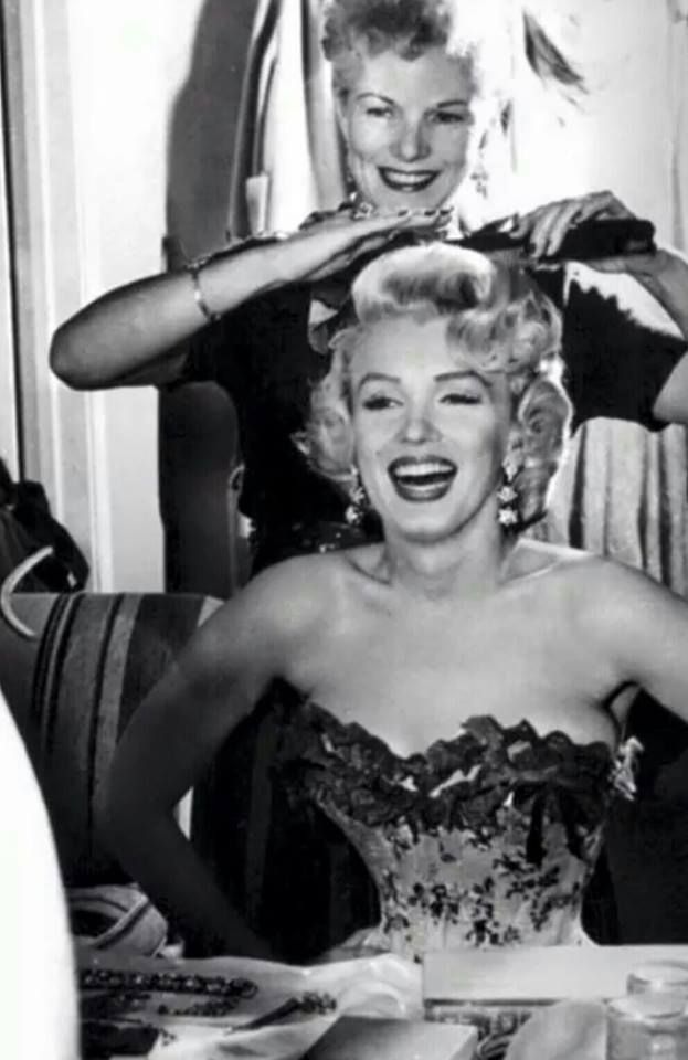 Marilyn Monroe La Nuova Platinum Blonde Timeless Beauty Vintage