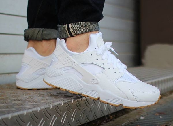 Sneakers-actus : culture, débats et | Nike air huarache, Chaussures nike gratuites, Sneakers