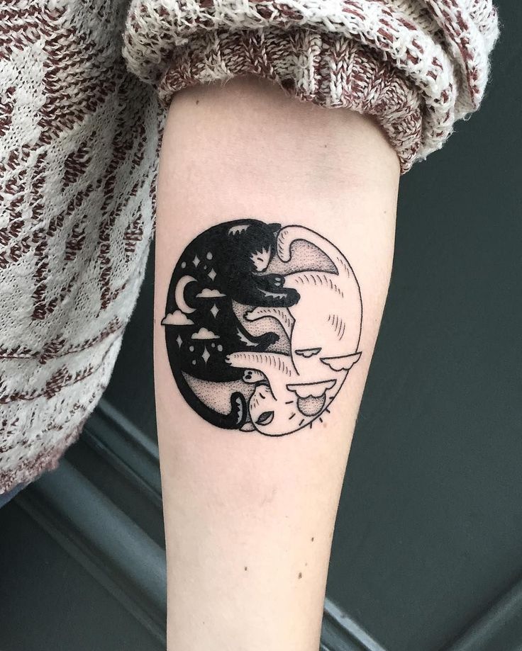 25+ › Tag und Nacht Katzen Tattoo thewildtattoo.com/ www.facebook.com / … #tattooed #ta … › Katze Tätowierung