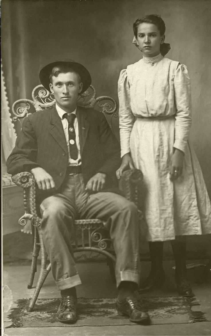 Genealogy research Dating vintage photographs by clothing & hairstyles