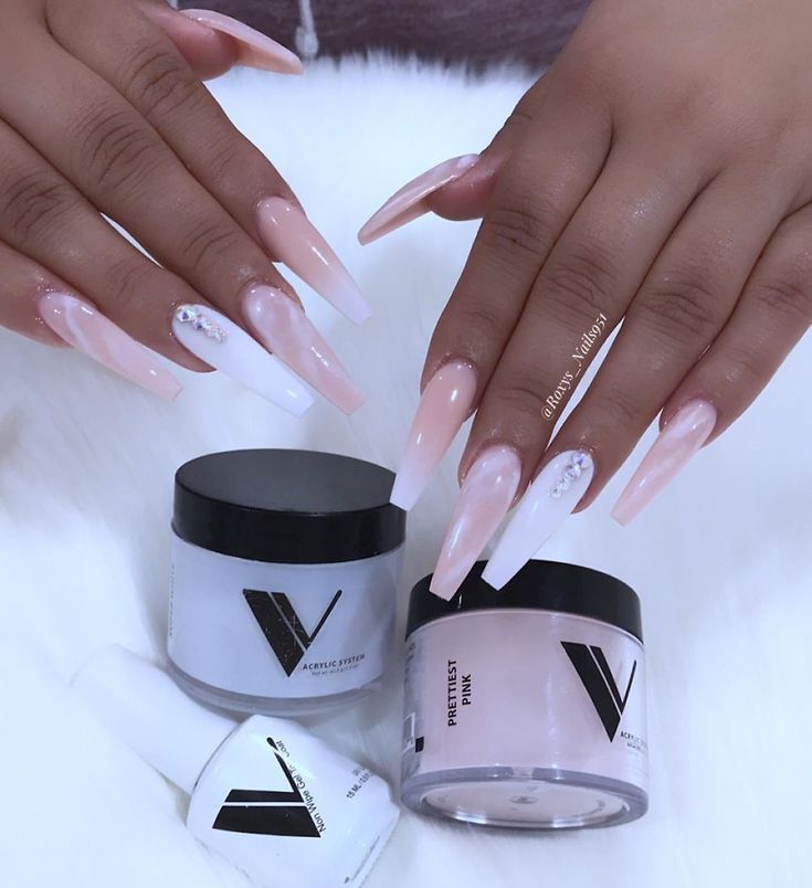 6 422 likes 21 comments roxy roxys nails951 on instagram valentino products crystal clear prettiest pink superwhi nails pink nails acrylic nails