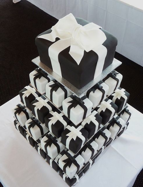 Best 25+ Black and white wedding cake ideas on Pinterest | Black big wedding cakes Black and white cupcakes and Black square shaped wedding cakes