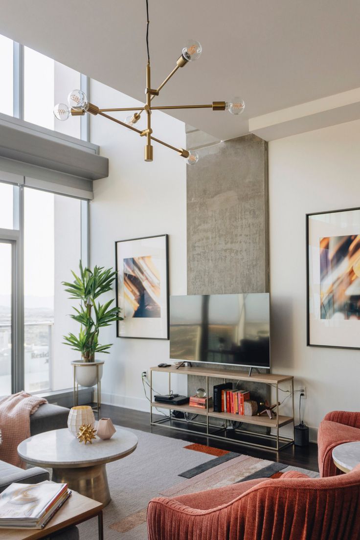 Design Crew: Embracing Floor-to-Ceiling Sunset Views in a Downtown Phoenix Penthouse - Front + Main | Apartment decor, Deco, Interior design