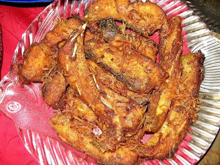 Fried rui served in West Bengal Healthy fish, Food guide Fried rui served in West Bengal Healthy fish, Food guide