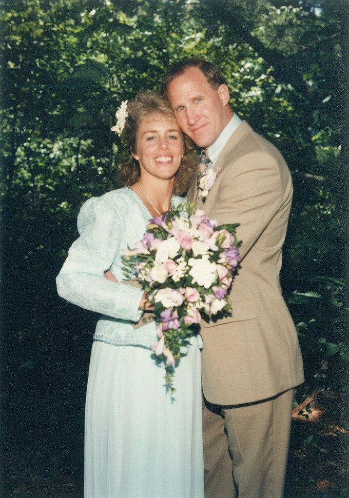 My Cross-Dressing Husband Became a Woman, and We Stayed Together