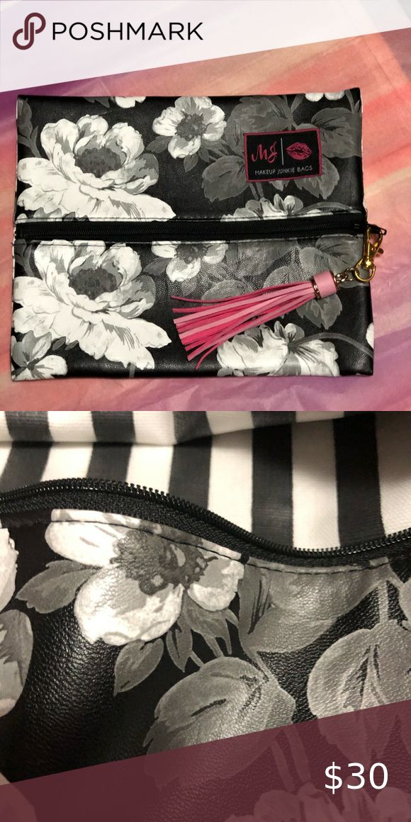 Makeup Junkie Bags size small in 2020 Small makeup