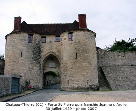 Combien y a t il de chateaux en france