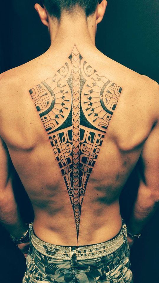 Jj tattoos rücken