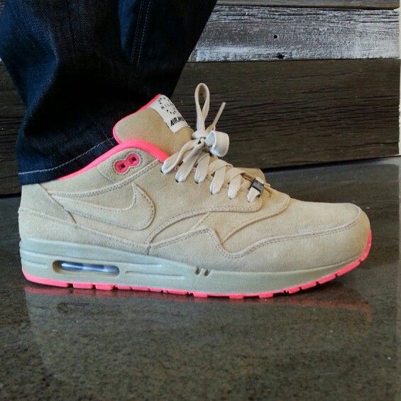 Nike Air Maxim 1 Air Attack Vivid Pink Shoes