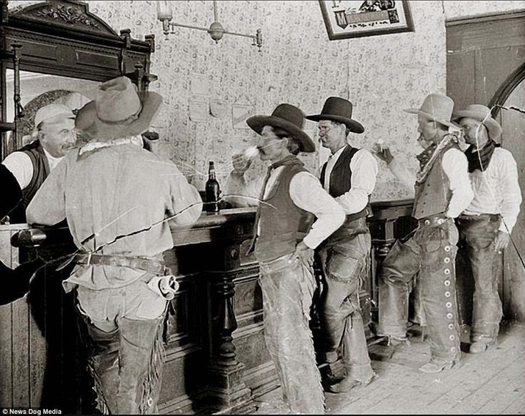 19th Century Photos Reveal The World Of Wild West Saloons Le Far West 19th-century-photos-reveal-the-world-of-wild-west-saloons-le-far-west