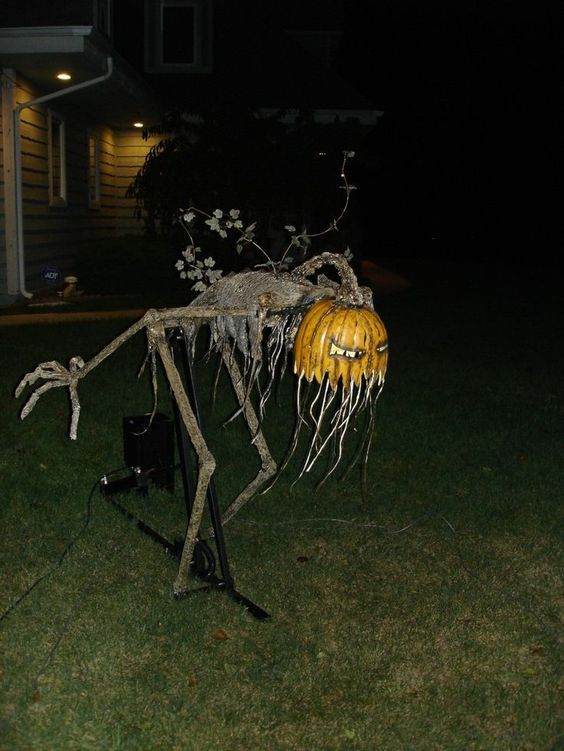 31 creepy and cool halloween yard dcor ideas digsdigs