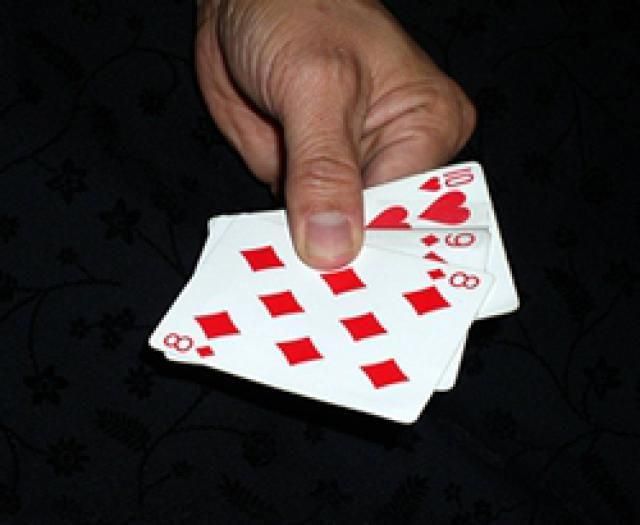 تعلم العاب الخفة 531 حيلة سهلة و فعالة للمبتدئين Magic Trick Revealed Youtube Easy Magic Cool Magic Tricks Magic Tricks Revealed